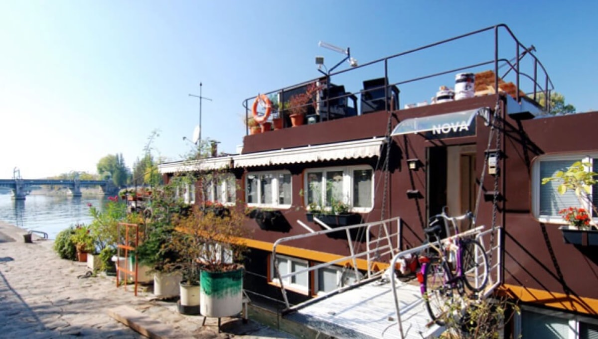 Houseboat Paris Unique Barge on the Seine