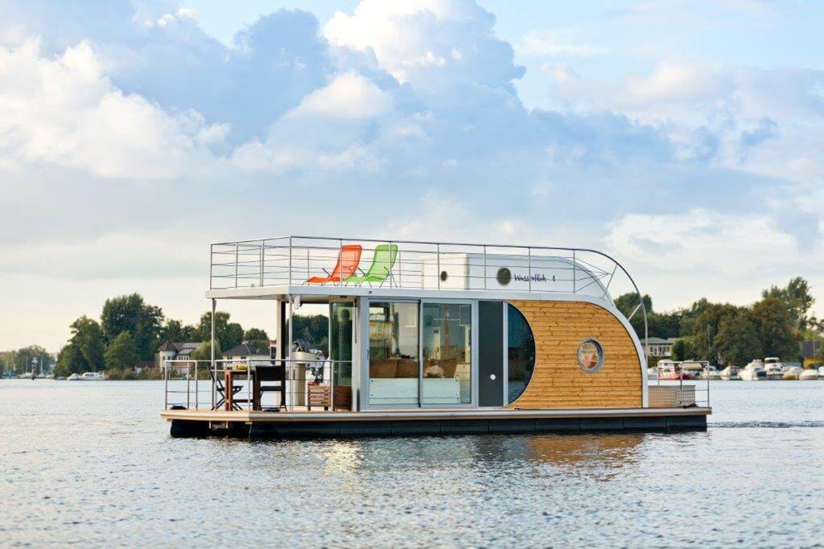 Houseboat Berlin Berlin Houseboat sleeps 6
