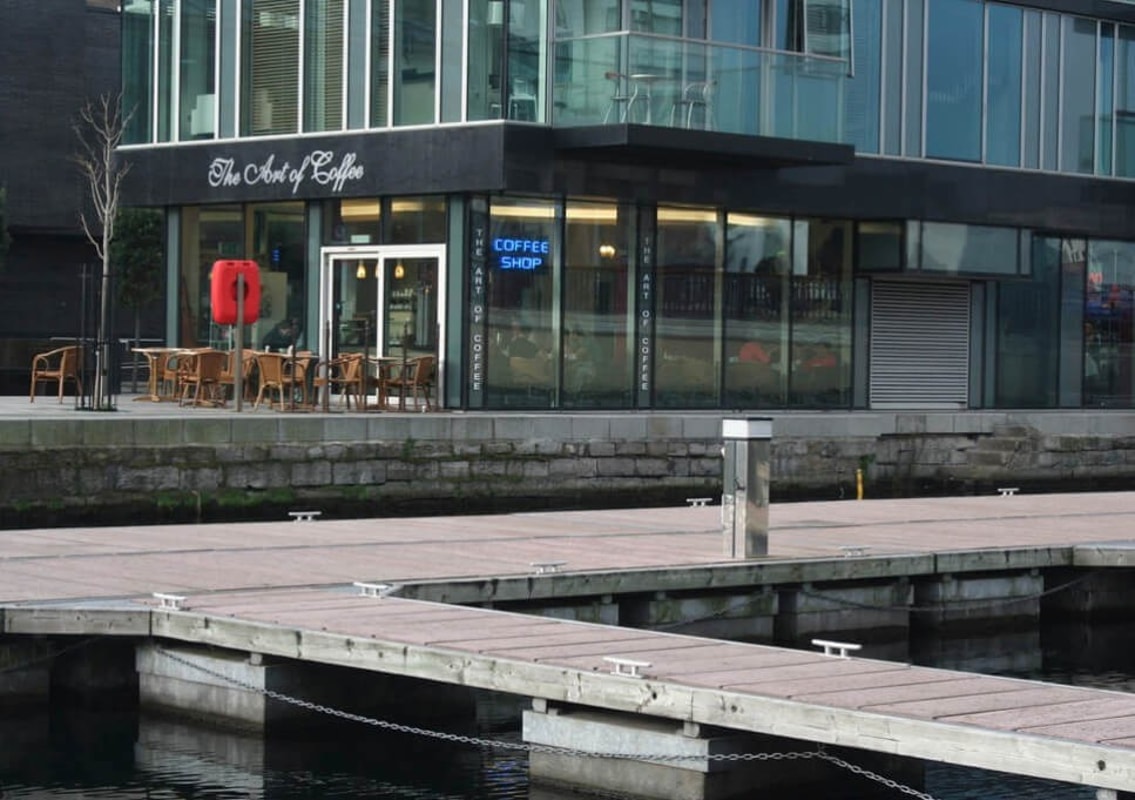 Houseboat Dublin Authentic barge in Dublin