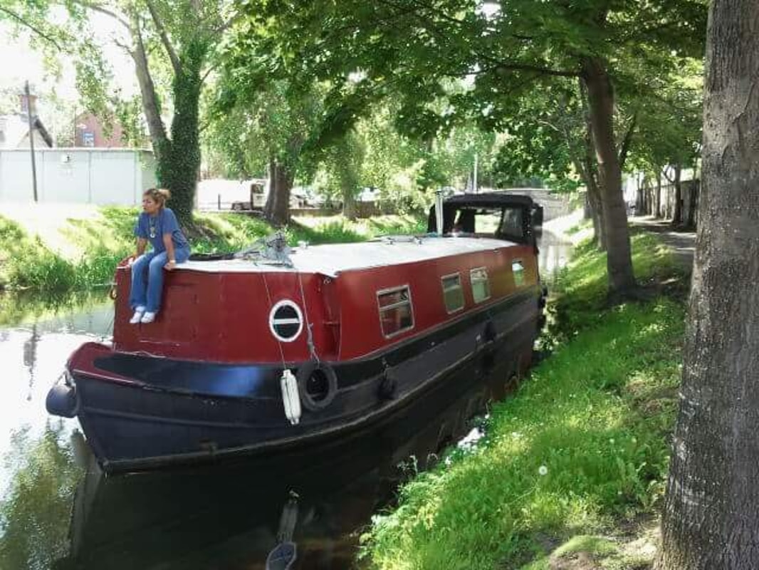 Houseboat Dublin Authentic barge in Dublin