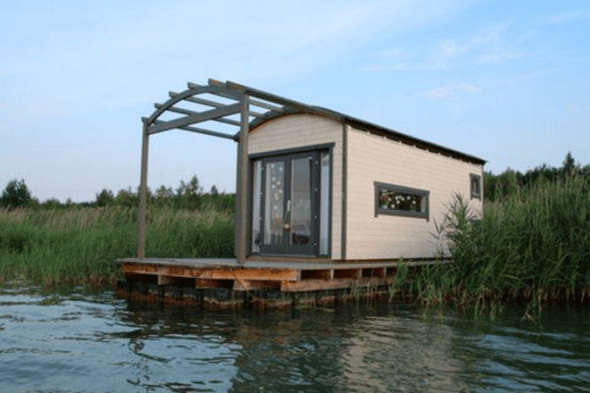 Louez une Casa flotante dans Kahnsdorf Charming German houseboat
