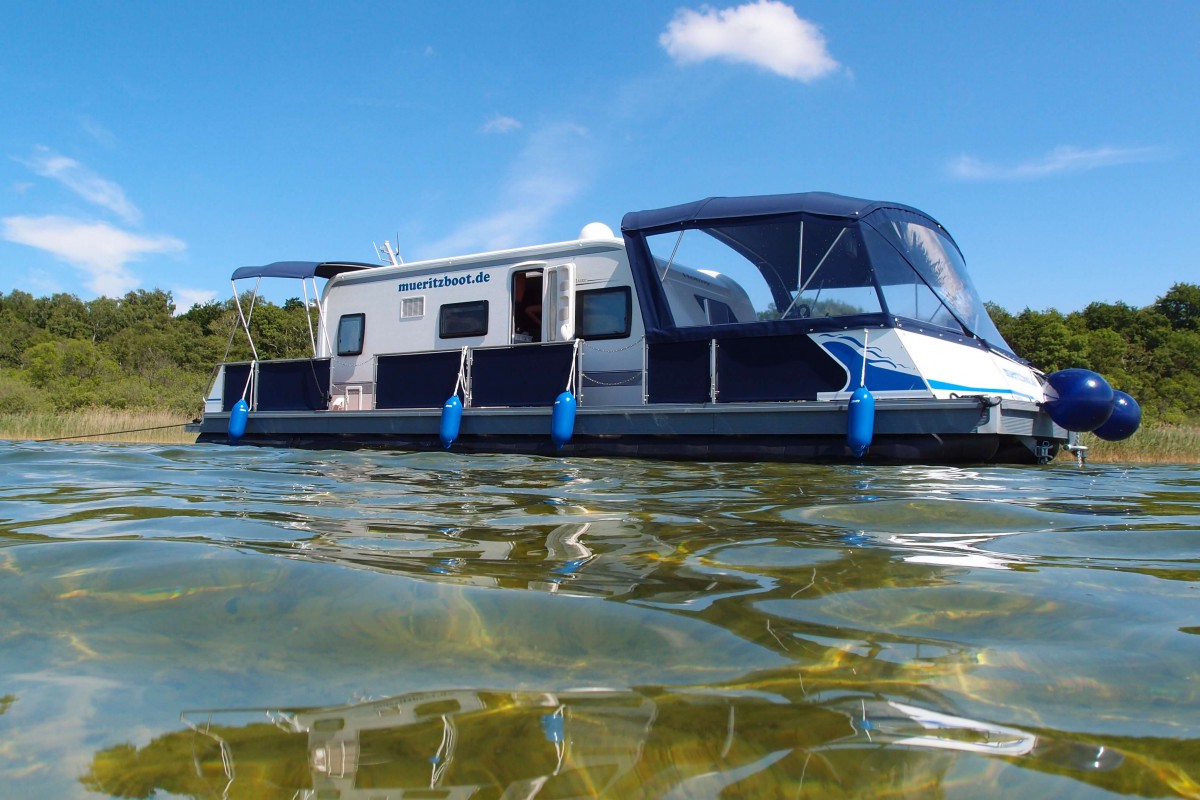 Houseboat Müritz Floating Caravan Müritz