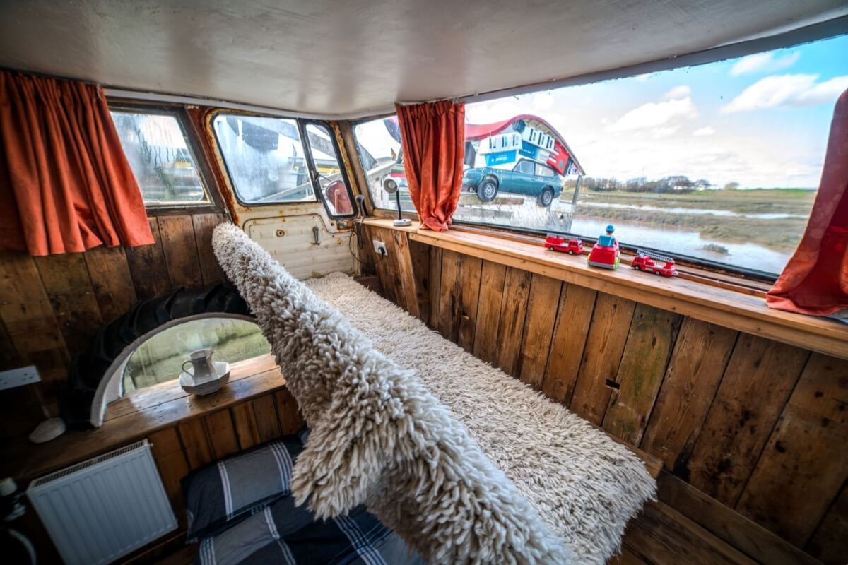 Houseboat ShorehambySea Dodge