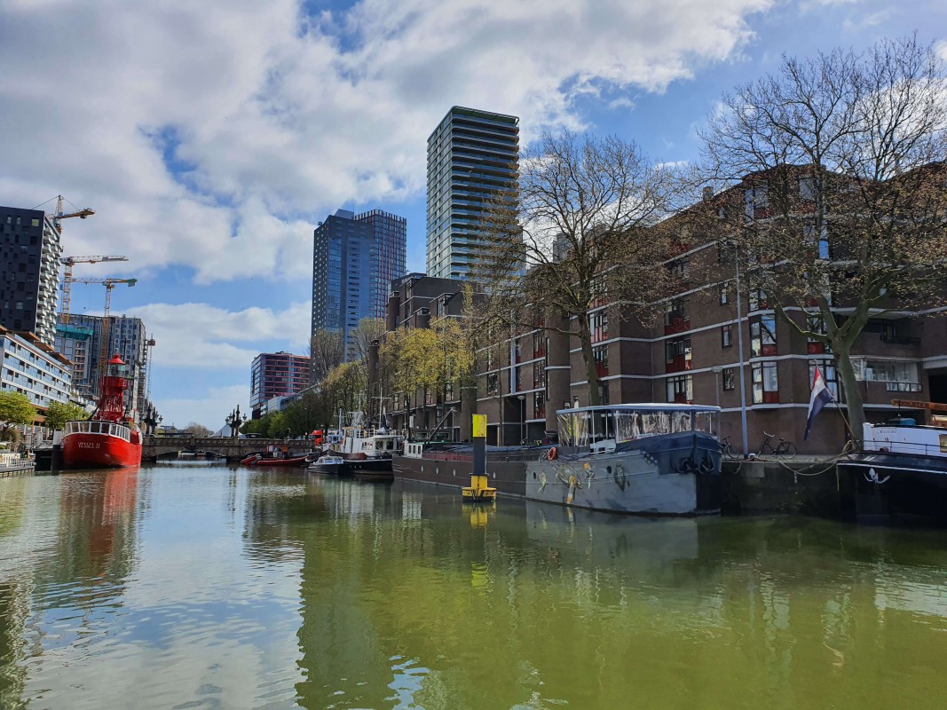 Houseboat Rotterdam Captain's Apartment