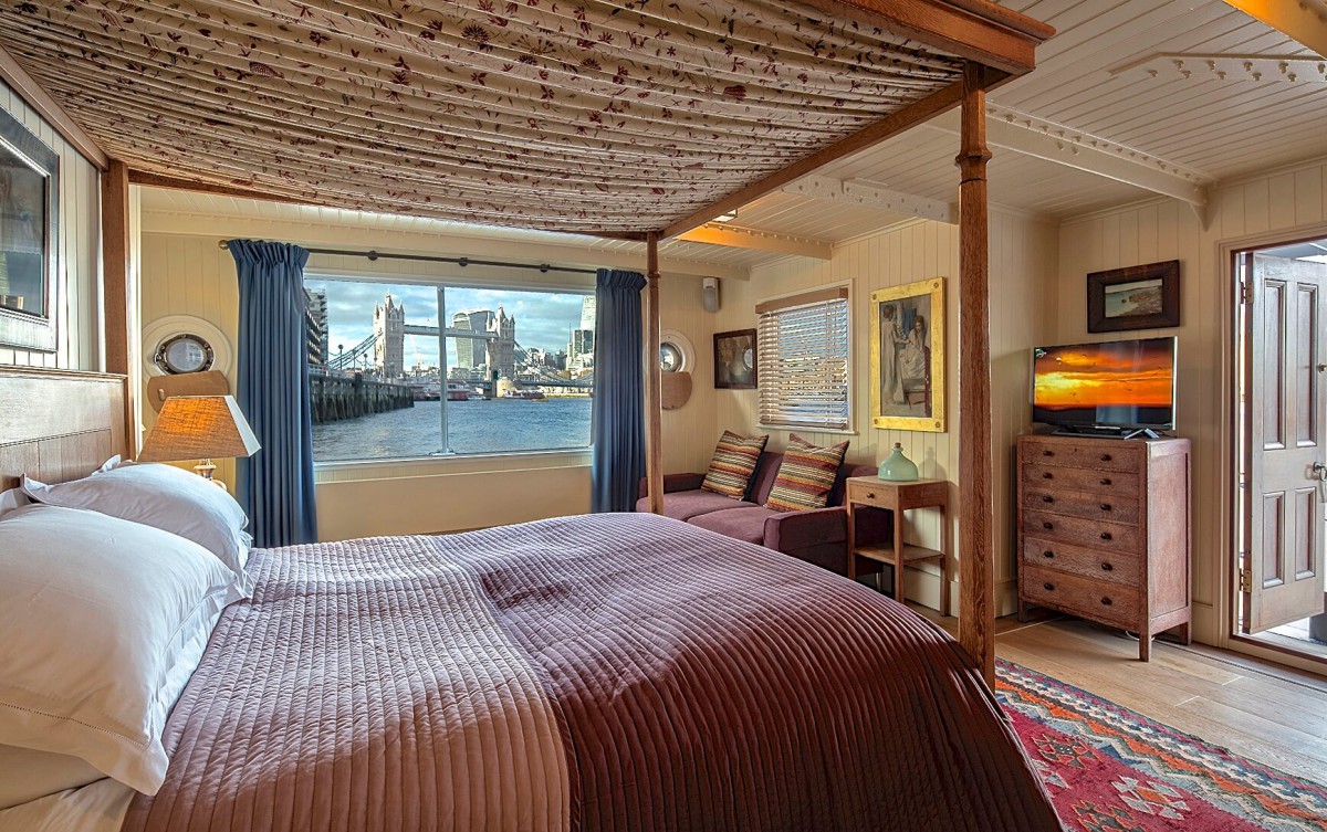 Houseboat London Extraordinary houseboat near Tower Bridge