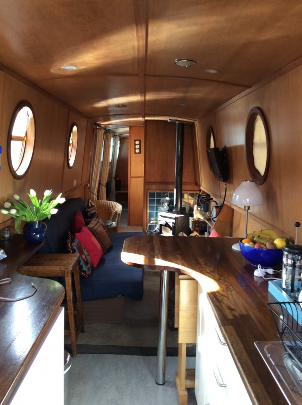 Houseboat London Pretty narrowboat in Little Venice London