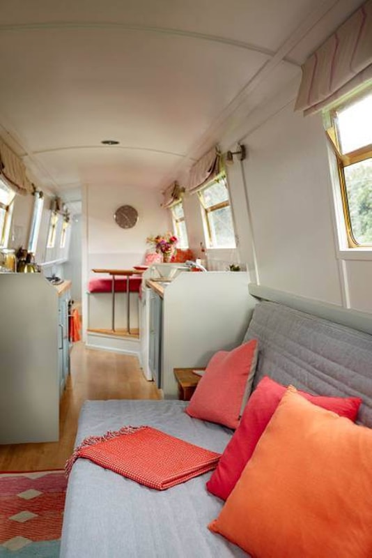 Houseboat London Cosy narrowboat central London